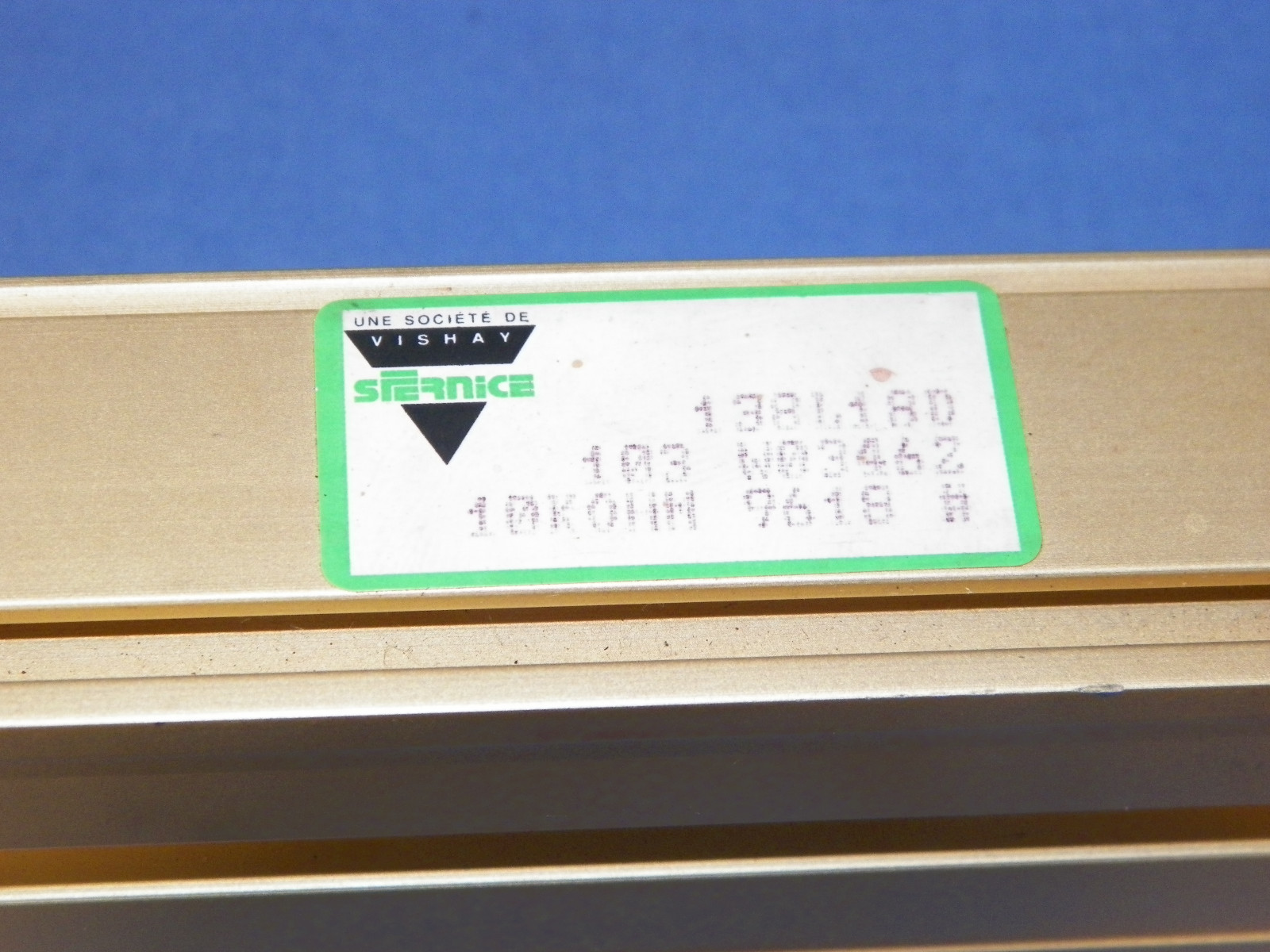 Sfernice Vishay 138L18D Linear Transducer overall length 24″ (61 cm) 10KOhm