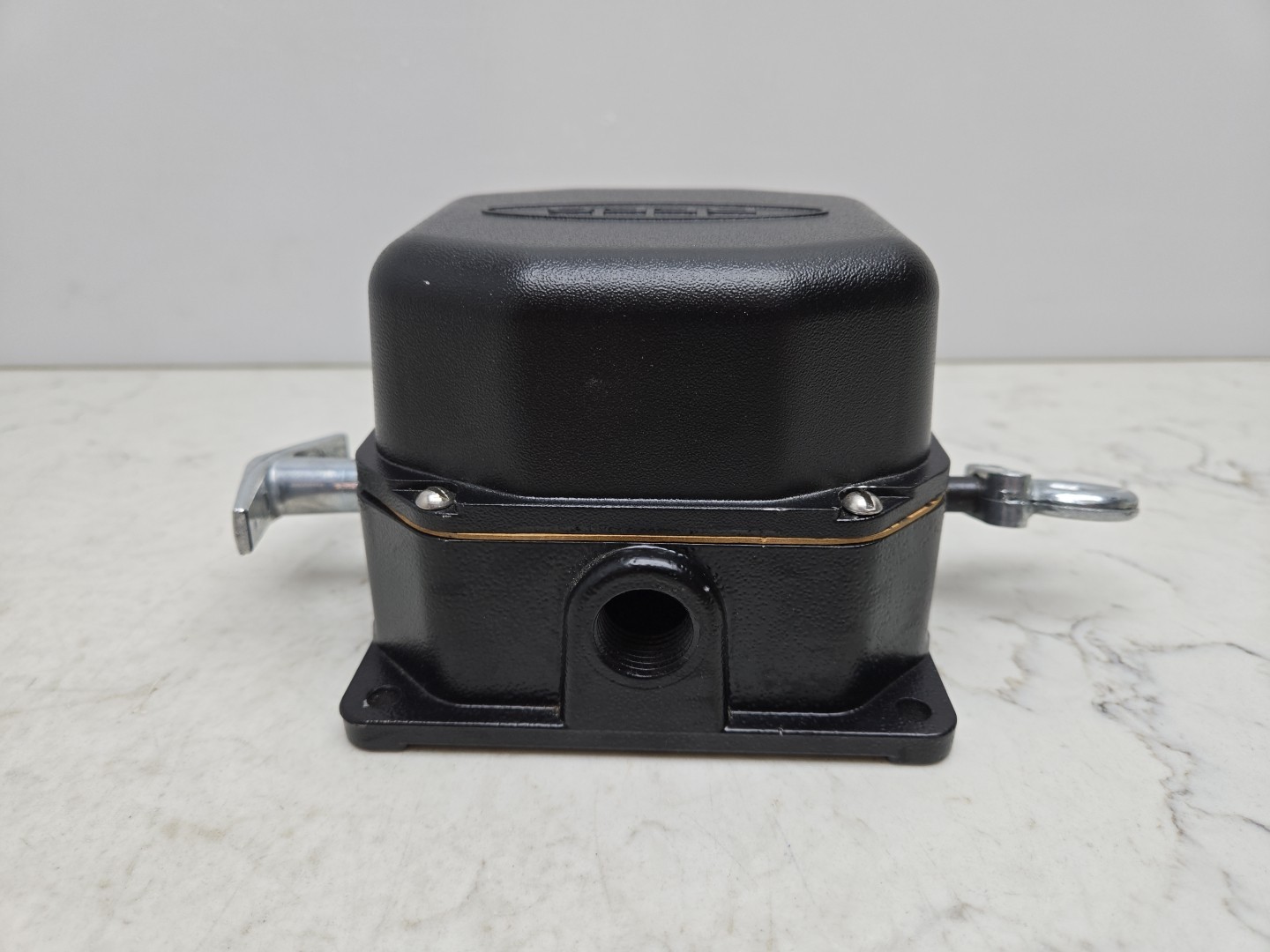 Rees 04944-500 Cable Operator Switch N.O. / N.C. Maintained Black 04944500 New
