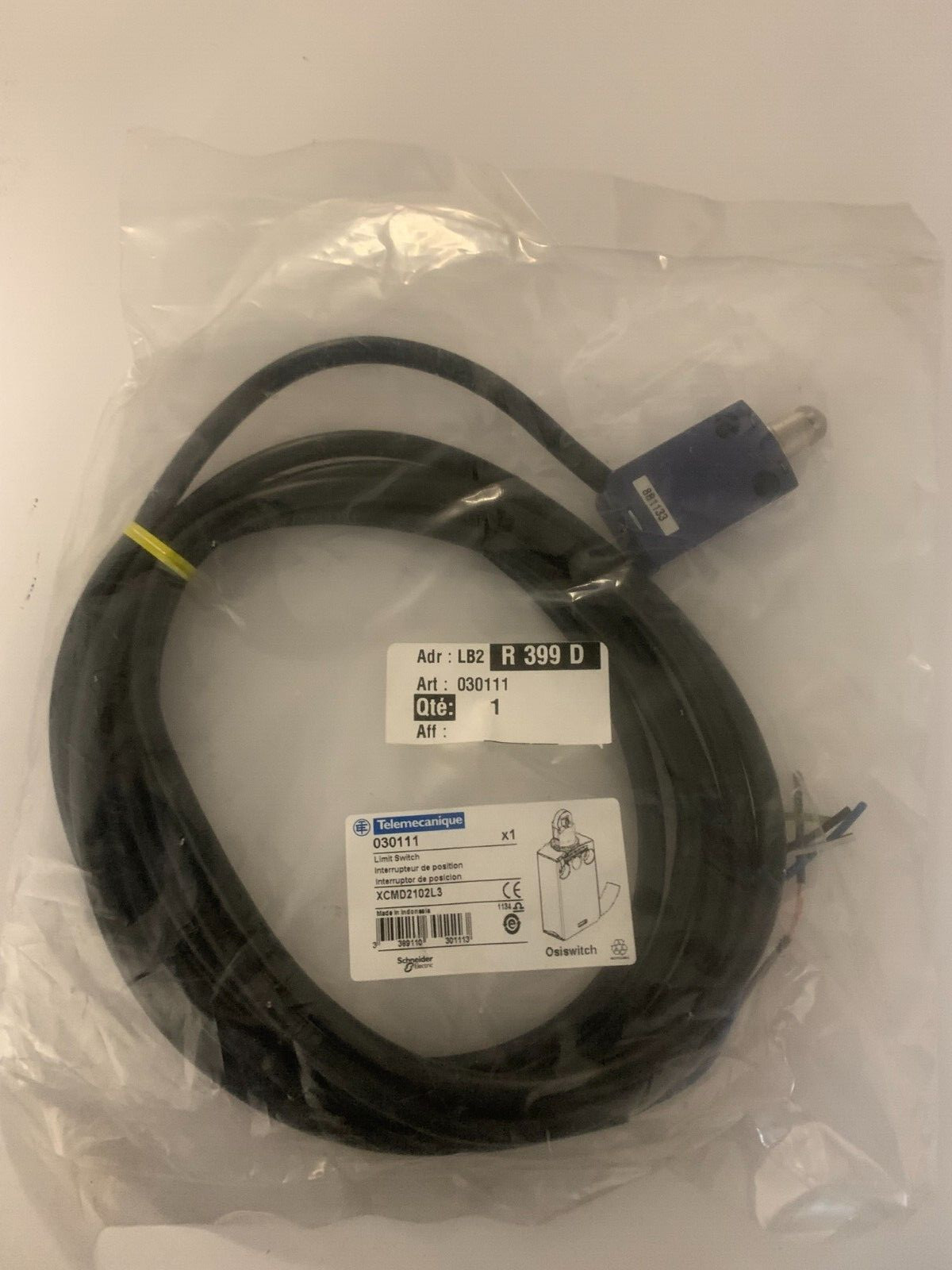 One XCMD2102L3 Travel Limit Switch New Fast Shipping