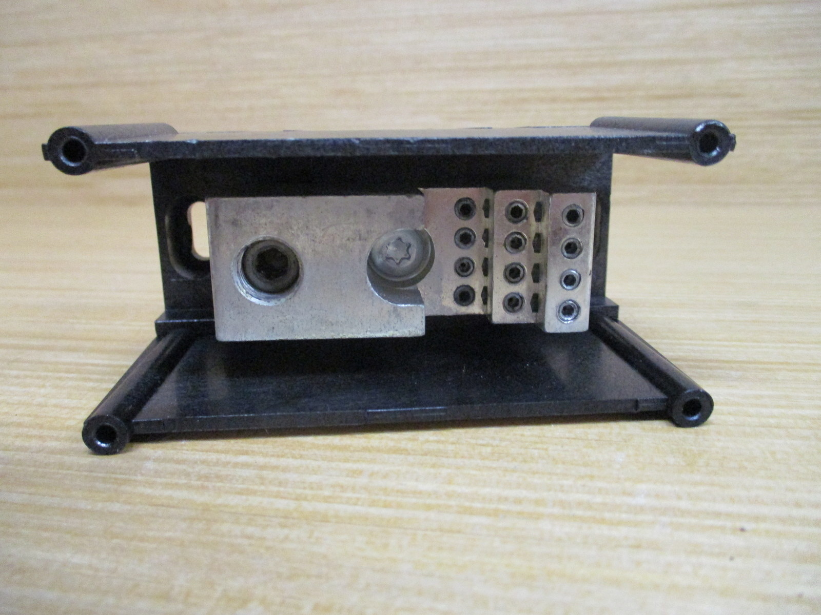 Gould Shawmut 67111 Power Distribution Block