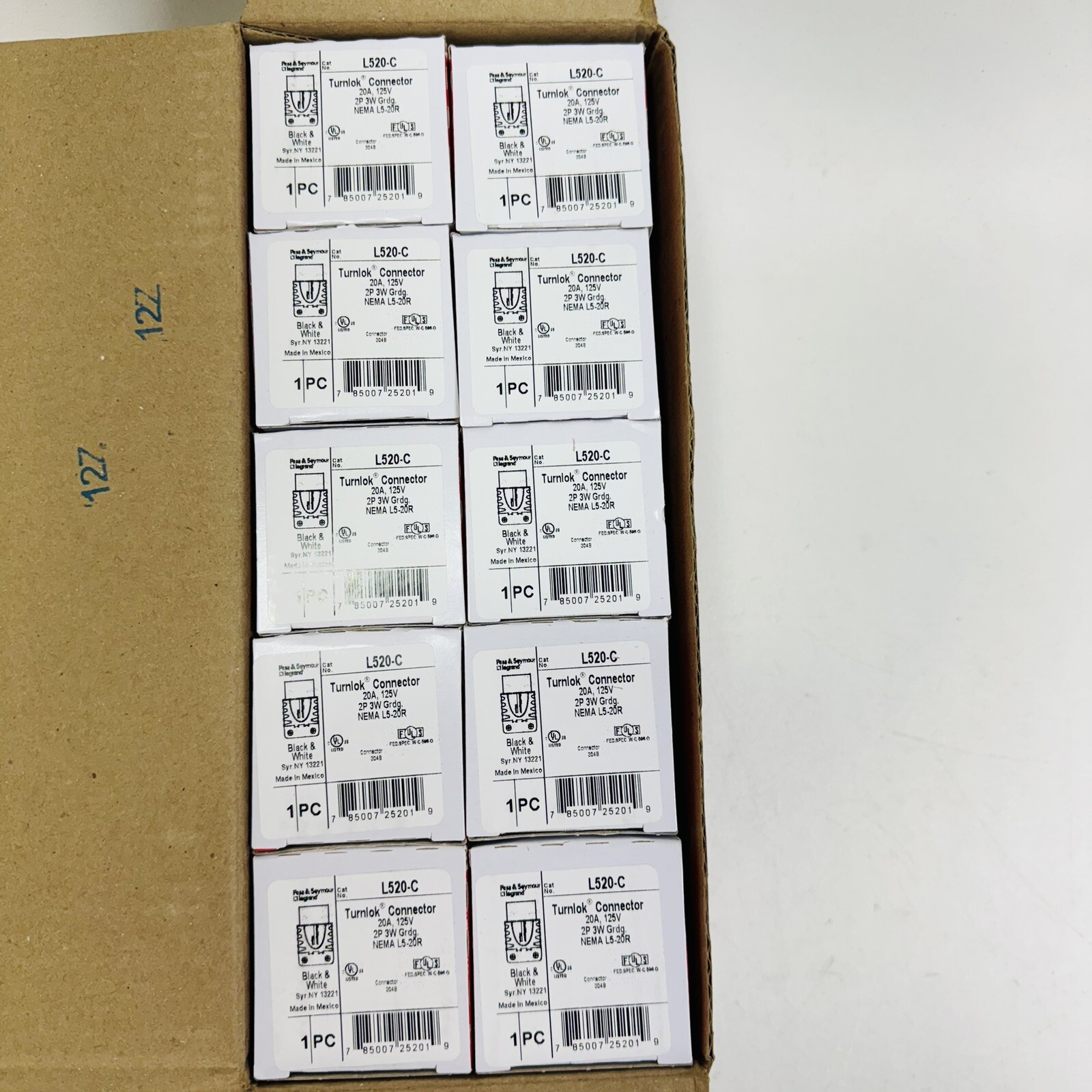10 Pack LEGRAND PASS & SEYMOUR L520-C, Twist-Locking Socket, 2+E Poles, 20 A/12