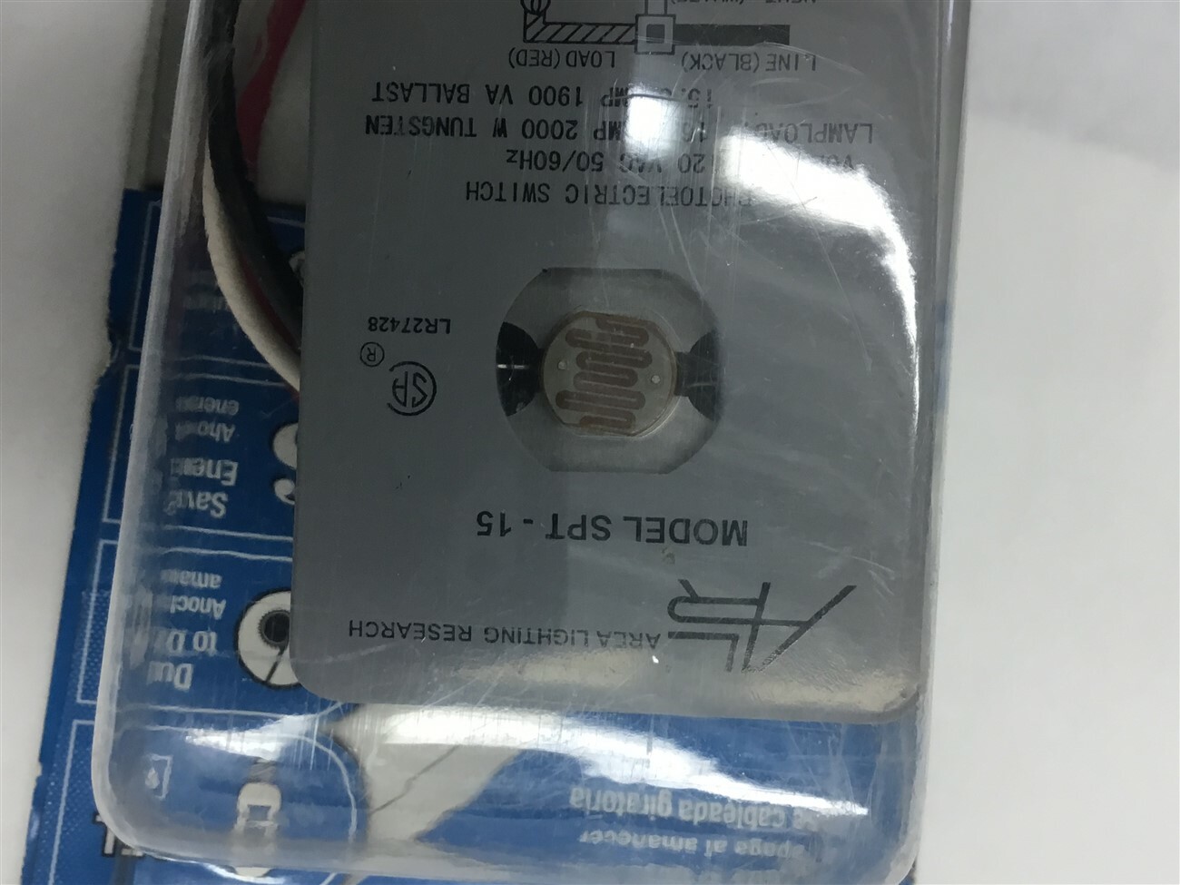 Utilitech 0007216 Dusk to Dawn light Control