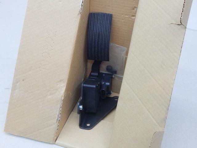 Bendix 2596214C91, 5020584, Accelerator Foot Pedal Parts Kit MRAP, FMTV