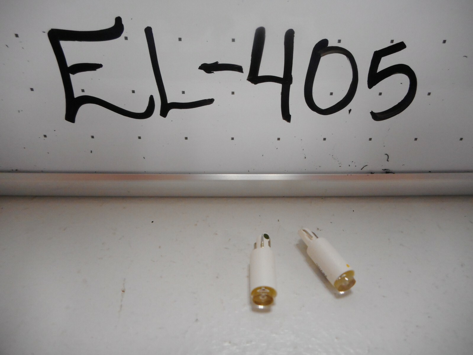 NOS 207-521-23-38 T1 3/4 WEDGE BASE F9 MARL LED