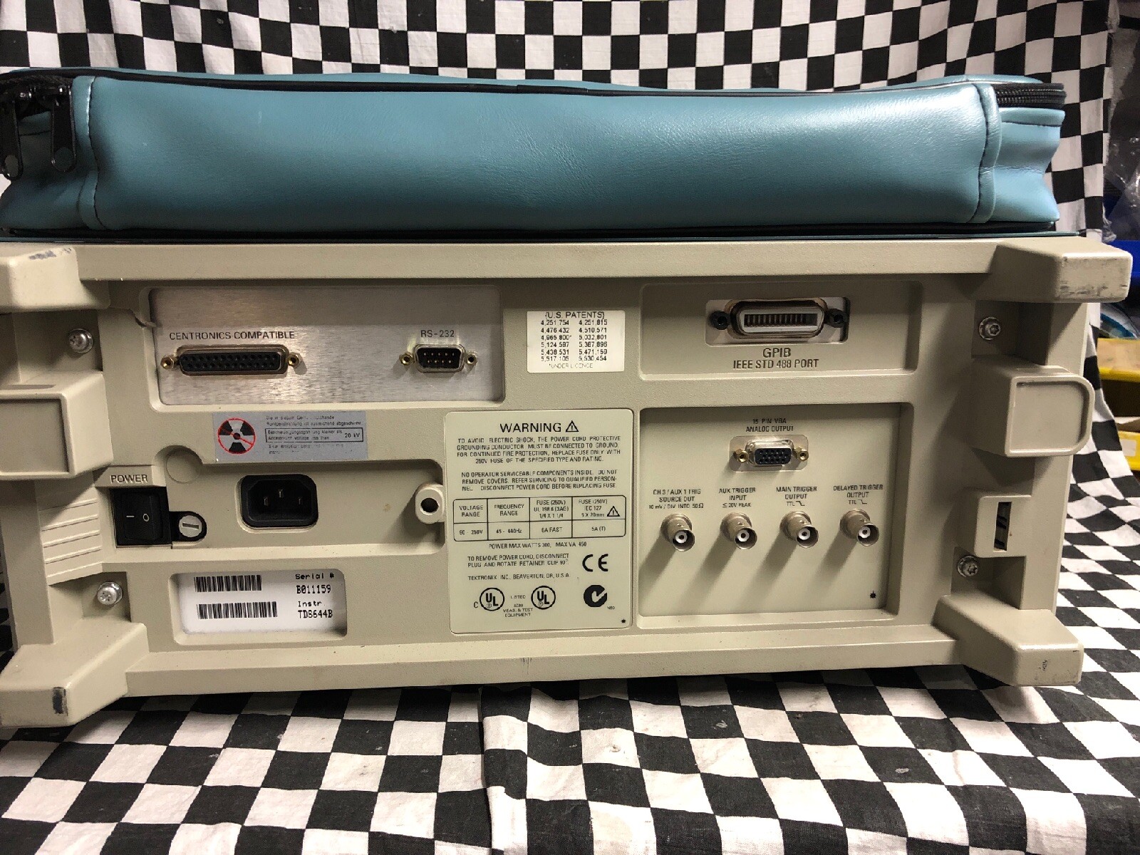 TEKTRONIX TDS644B Digital REAL-TIME Oscilloscope 500 MHz, 2.5 GS/s, COLOR 4 CHAN