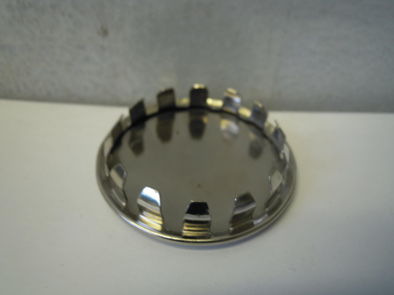 LOT of 25 X SPAENAUR FOR 2″ HOLE SNAP-IN PANEL PLUG NICKEL PLATED STEEL CAP *NEW