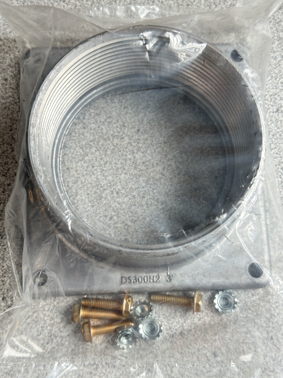 NEW EATON CUTLER HAMMER DS300H2 LOADCENTER 3 ” HUB 3-INCH PANEL HUB 3R Rainproof