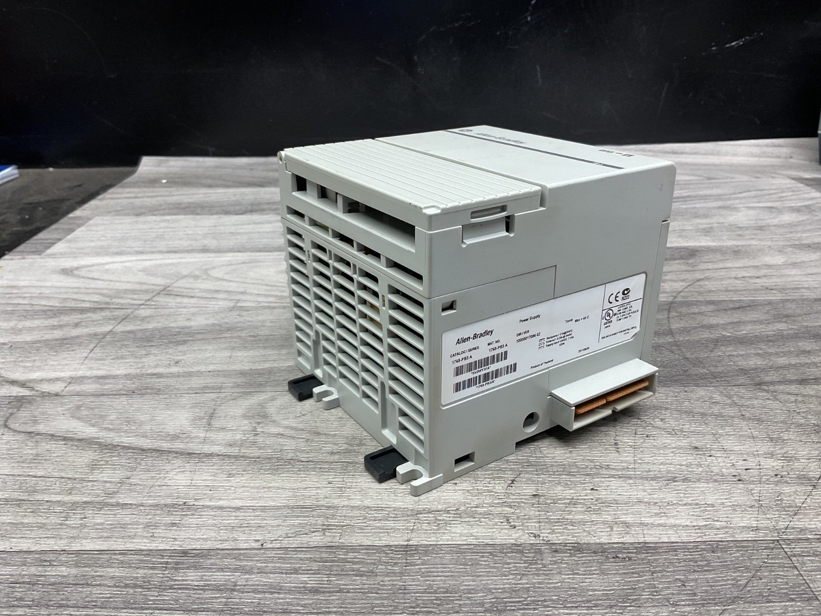 ALLEN BRADLEY 1768-PB3 /A POWER SUPPLY 24VDC 120W 7.15A #300M111