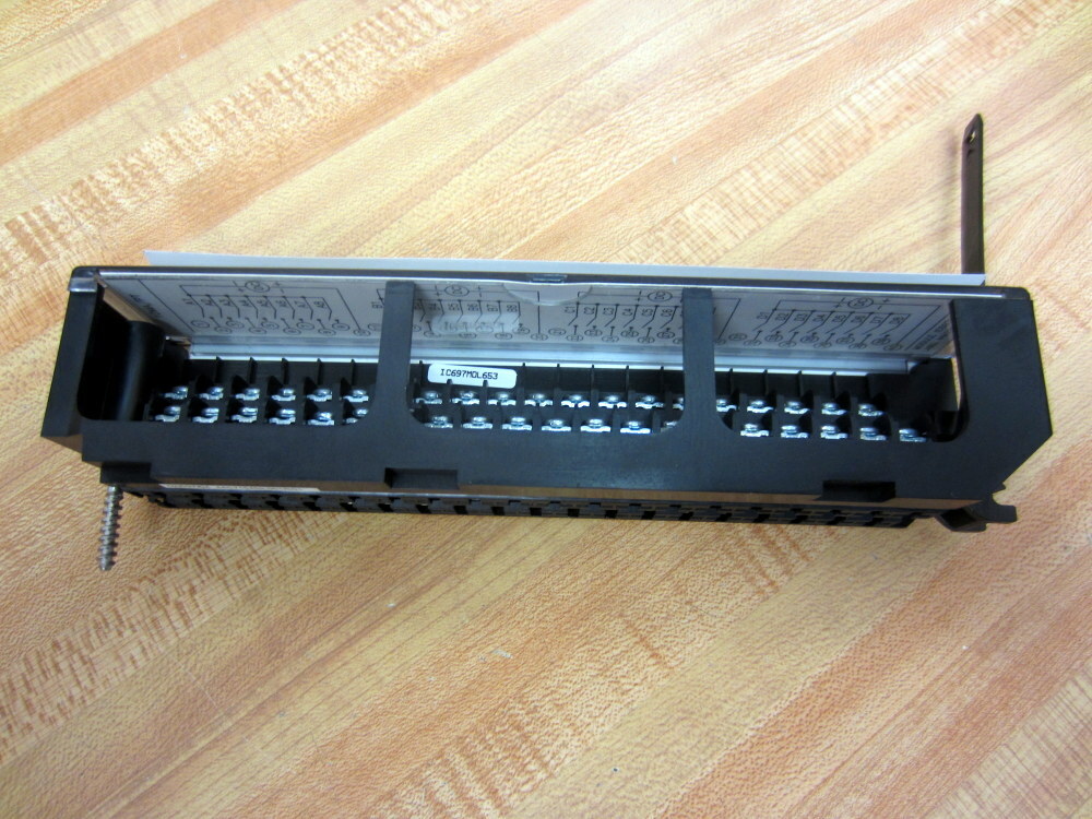 General Electric IC697MDL653 I3C7B3 Input Module Term Housing Only
