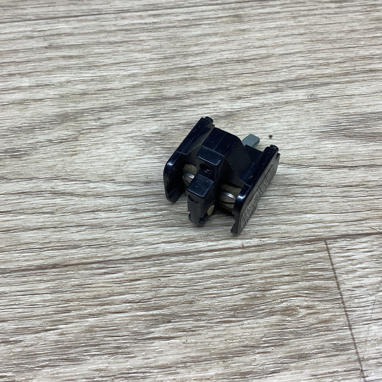 ALLEN BRADLEY SIZE 0-5 1495-F1 AUXILIARY CONTACT MISSING SCREWS #819PT147*CO