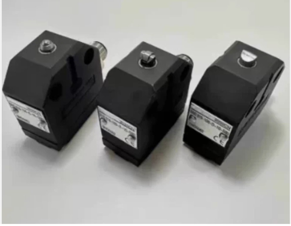 1 pc NEW BALLUFF BNS 819-99-R-11 limit switch / travel switch