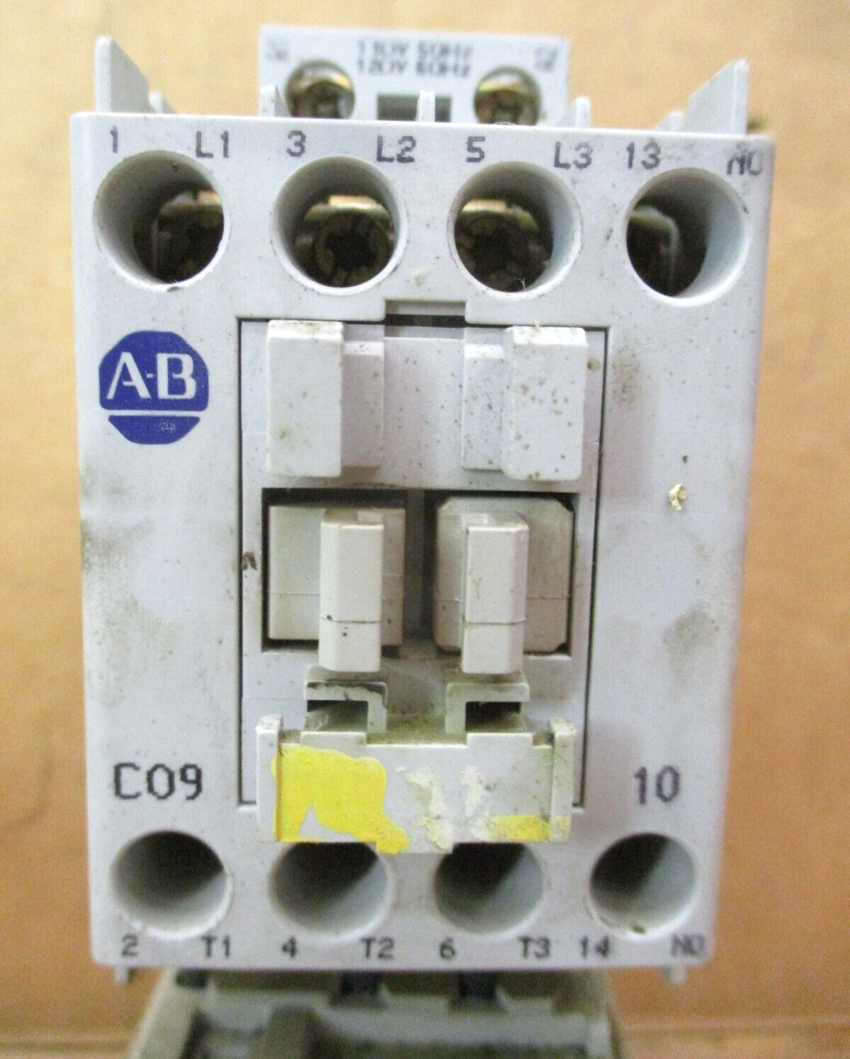 Allen-Bradley 100-C09*10 Contactor 193-EA1DB 50081HM