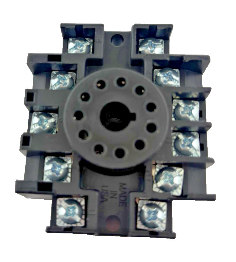Custom Connector 0T11-PC – 300V 10A Socket Connector Industrial Electrical