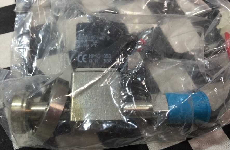 2X, Asco Sub-miniature Solenoid U8225B5V 1/4″ VCR x 1-1/3″ CF, 400115-142D #126G
