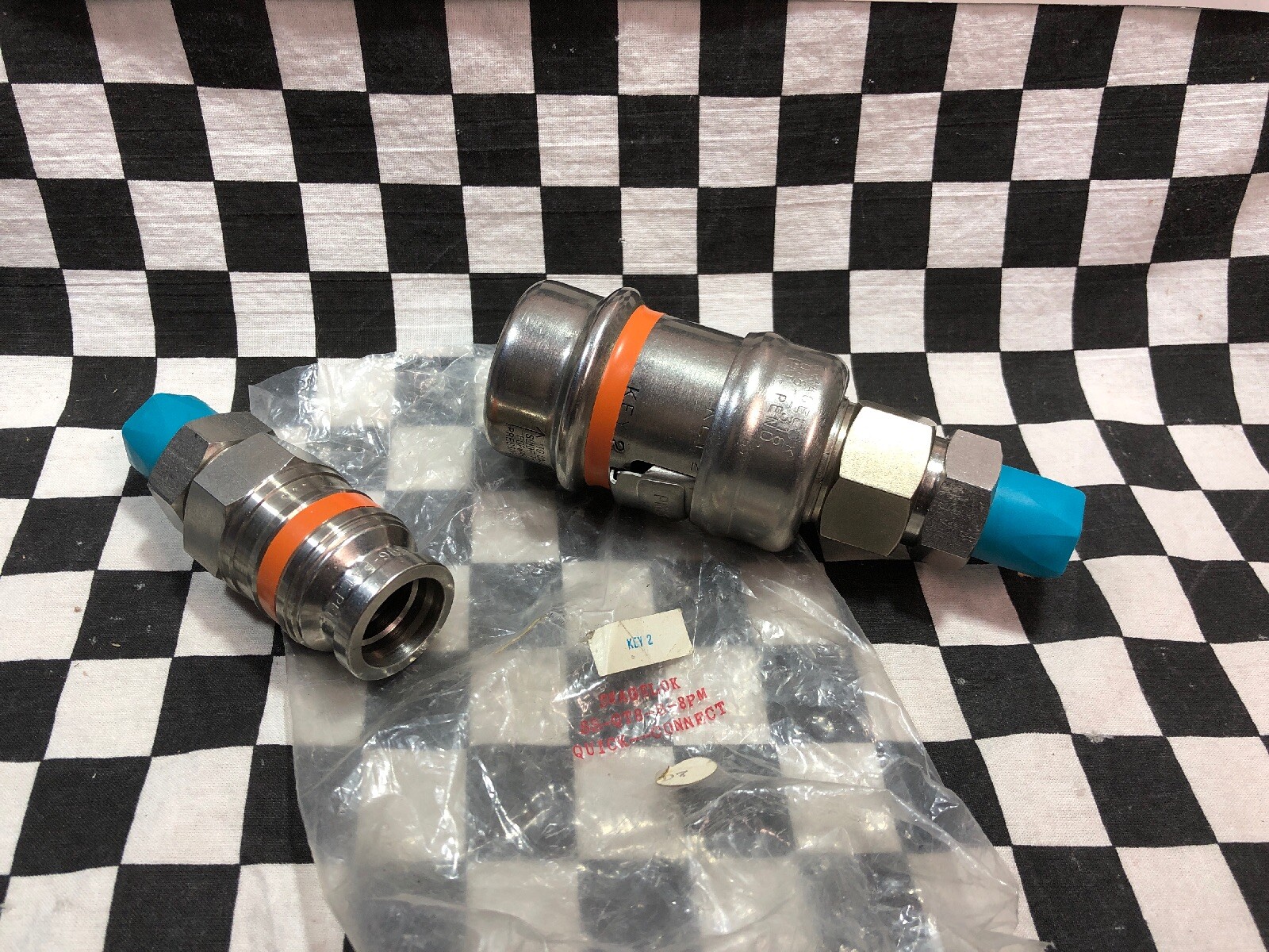 SWAGELOK SS-QT8-B-8PM-K2, Quick Connect 1/2″ NPT, ORANGE, SHIPSAMEDAY #1615V8