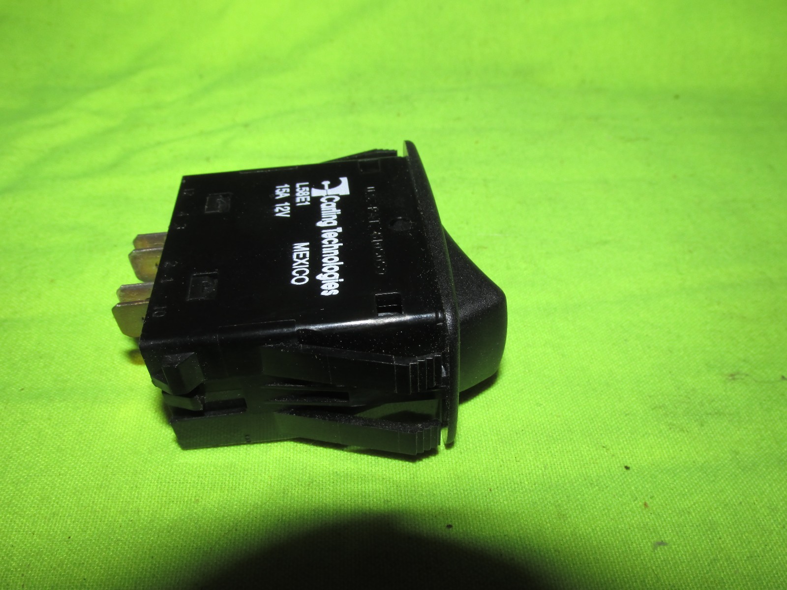 2 pcs CARLING technologies 15a 12v 4 pin 3 position rock switch NEW SURPLUS
