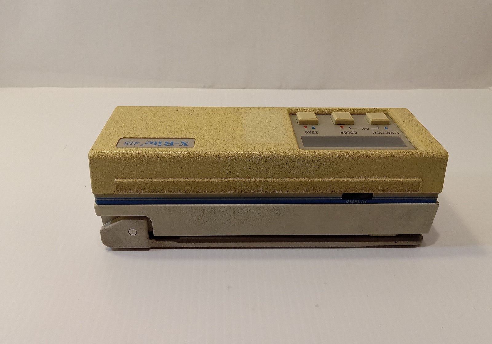 1 USED X-RITE 418 SPECTROPHOTOMETER W/O CHARGER ***MAKE OFFER***