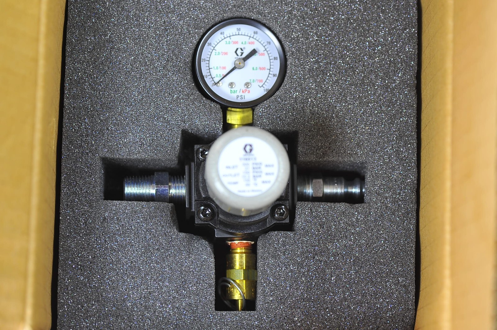 Graco Air Pressure Regulator and Gauge 0-100 psi NEW In BOX, Sealed 116513