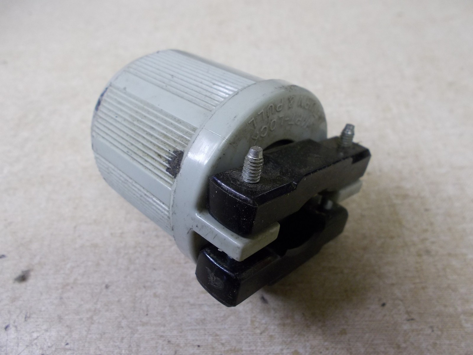 Arrow Hart H & H 20A 120/208V Plug *FREE SHIPPING*