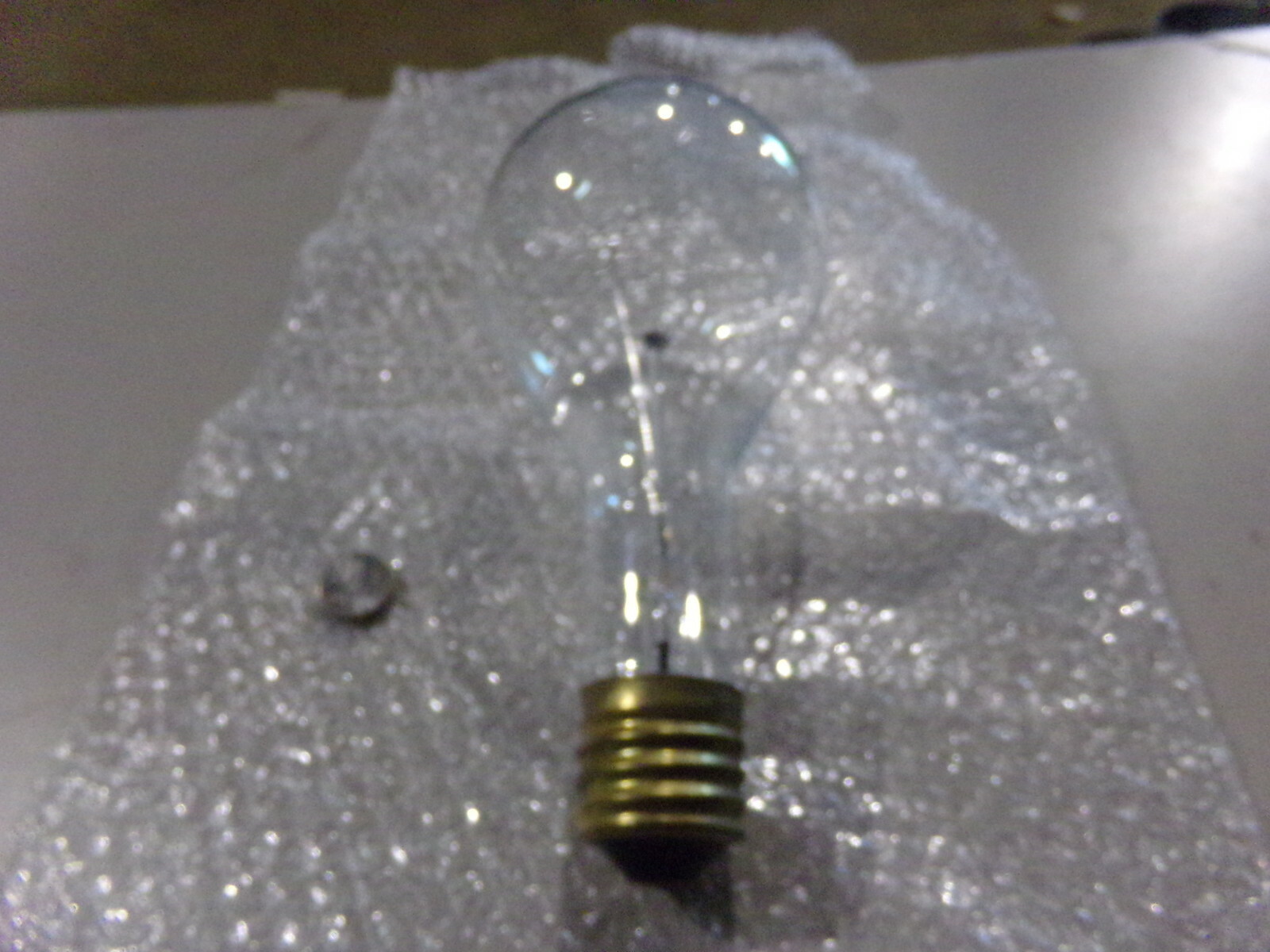 NEW GE 300 Watt Light Bulb *FREE SHIPPING*