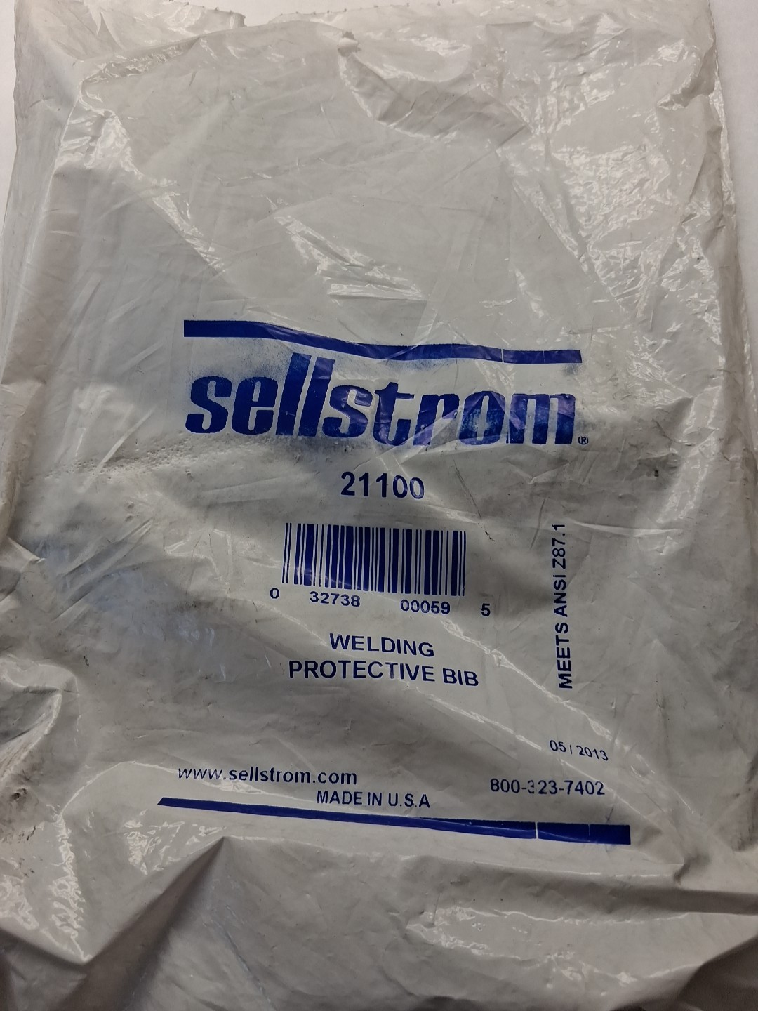 Sellstrom S21100 Leather Welding Bib, 5″x10″, Gray, for Confined Space Helmet