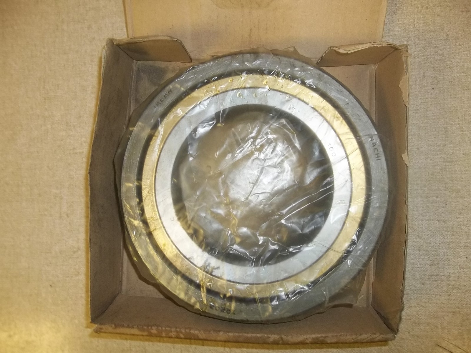 NEW Nachi Bearing 7220B w/ Race 7220BMV 990714 *FREE SHIPPING*