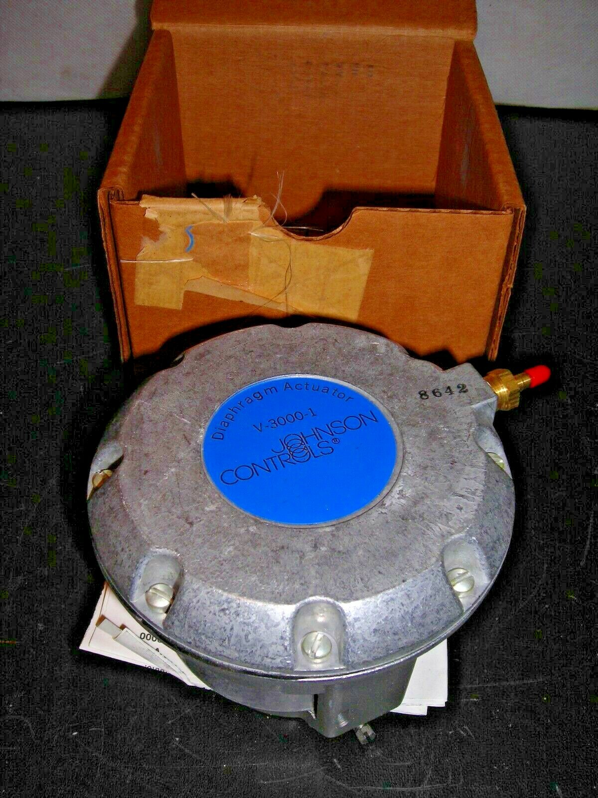 JOHNSON V-3000-1 PNEUMATIC VALVE ACTUATOR V30001 NEW NIB