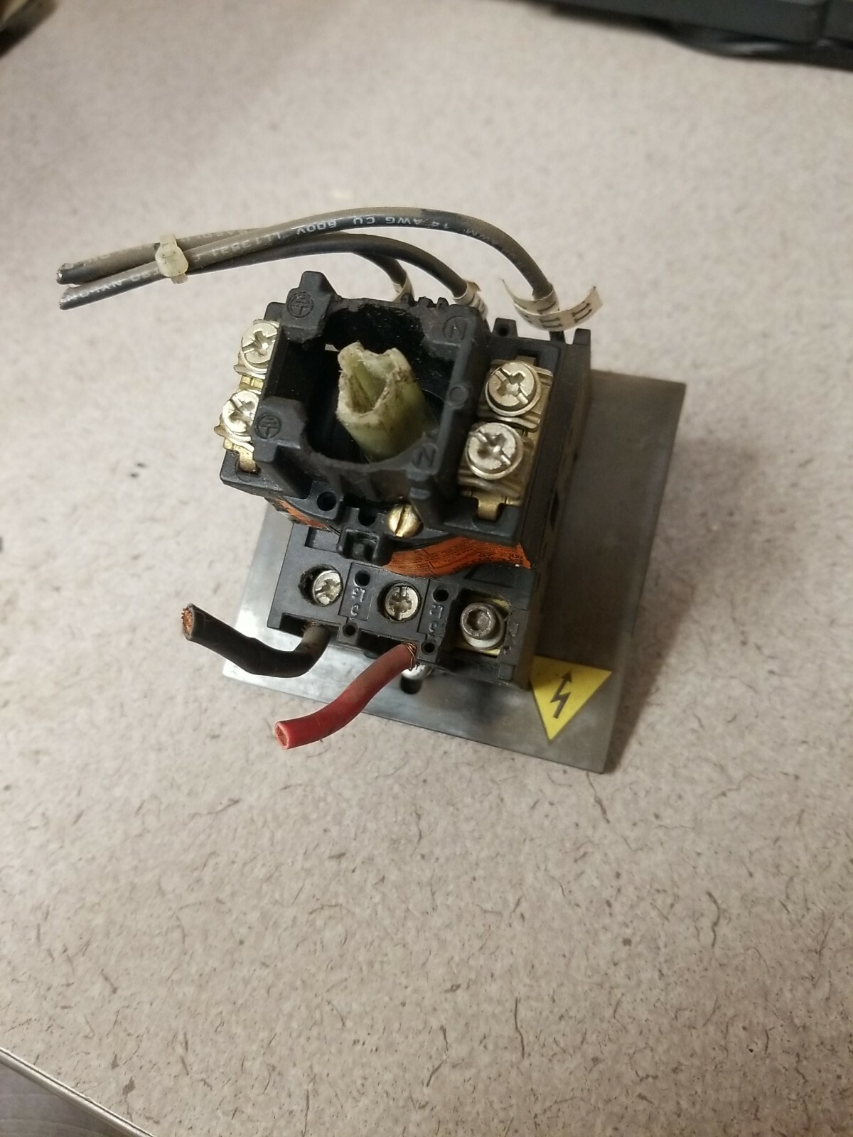 Moeller P1-25 Disconnect Switch Base P125 (A-1-54)