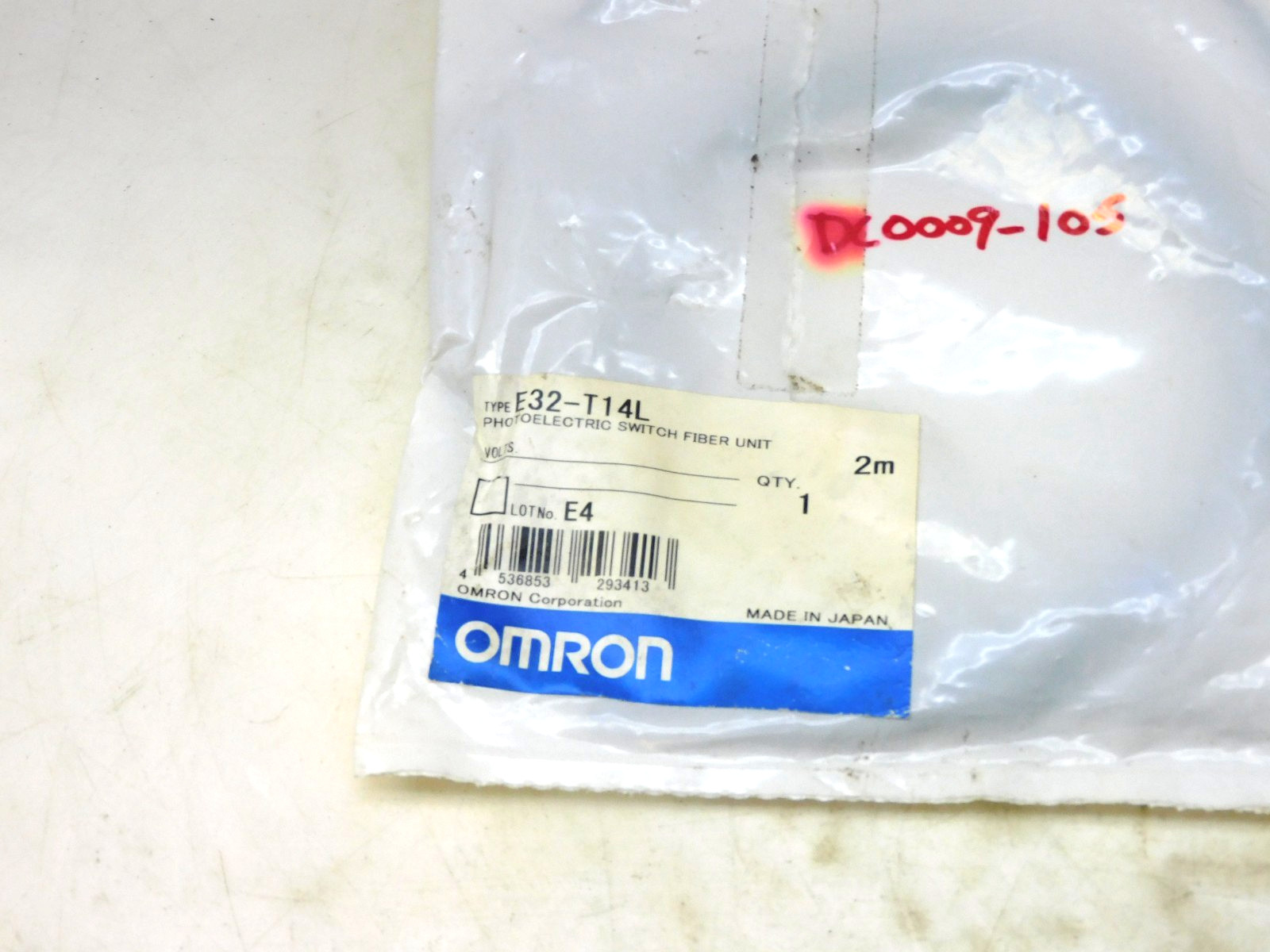 OMRON E32-T14L Photoelectric Switch Fiber Sensor Lot of 2