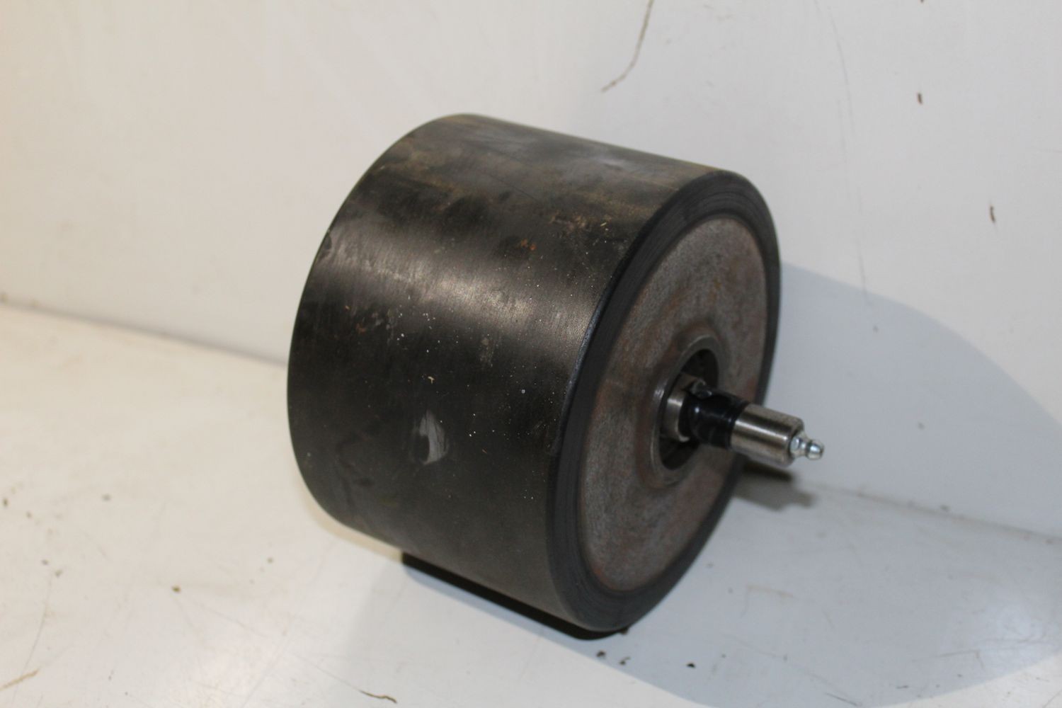 R10-0009 RUBBER ROLL OD: 4″ SFT SZ 1/2″ FROM WESTROCK MILL