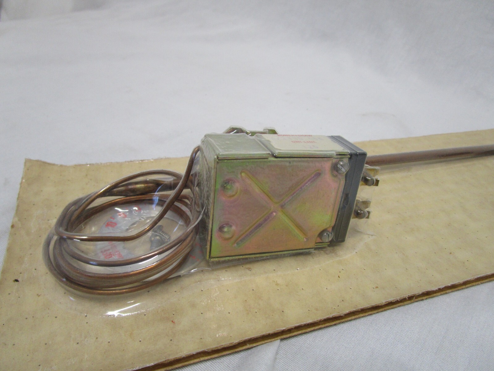 NEW ROBERTSHAW SE 5300 065 THERMOSTAT