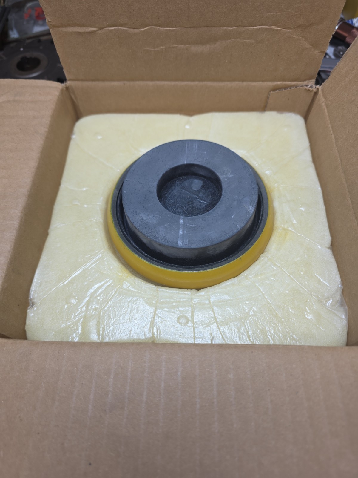 NEW BARRY CONTROLS LM3-B LEVELING MOUNT WITH BOLT – BARRYMOUNT NEW IN BOX