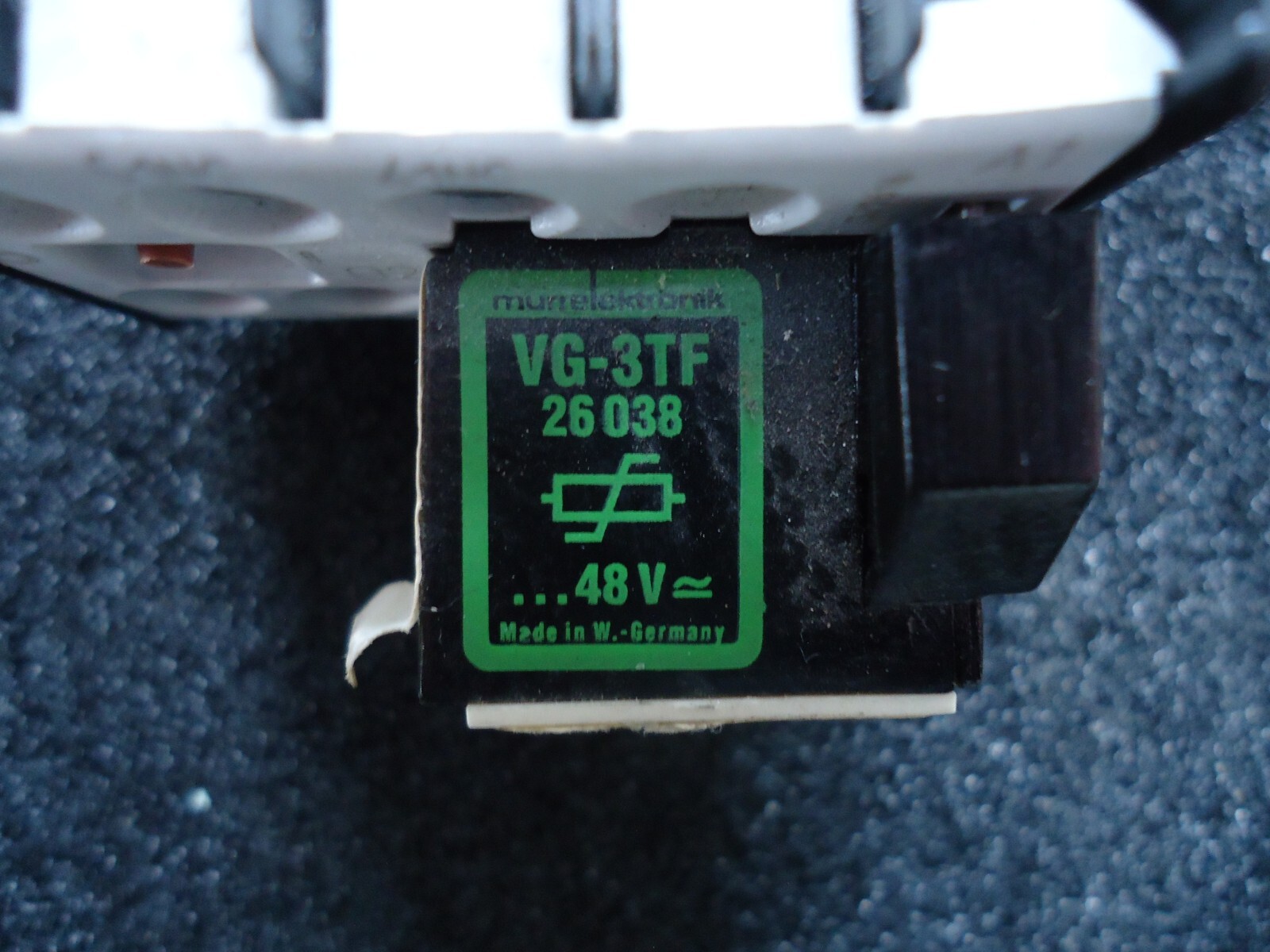 Siemens 3TF2001-0BB4 w/ 3TX4402-2A & VG-3TF. Made in Germany