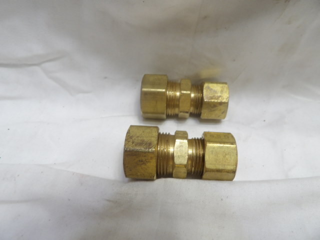 1/2″ X 5/8″ Brass Compression Union Coupling (qty of 2)