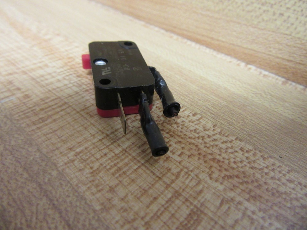 Micro Switch V3-101-D8 Limit Switch V3101D8 2-Used, 1 NNB (Pack of 3)