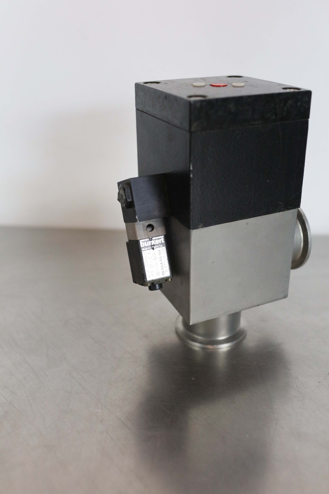 LEYBOLD 298 23 B2 VACUUM VALVE / PNEUMATIC / 29823B2 / KF40 Stainless