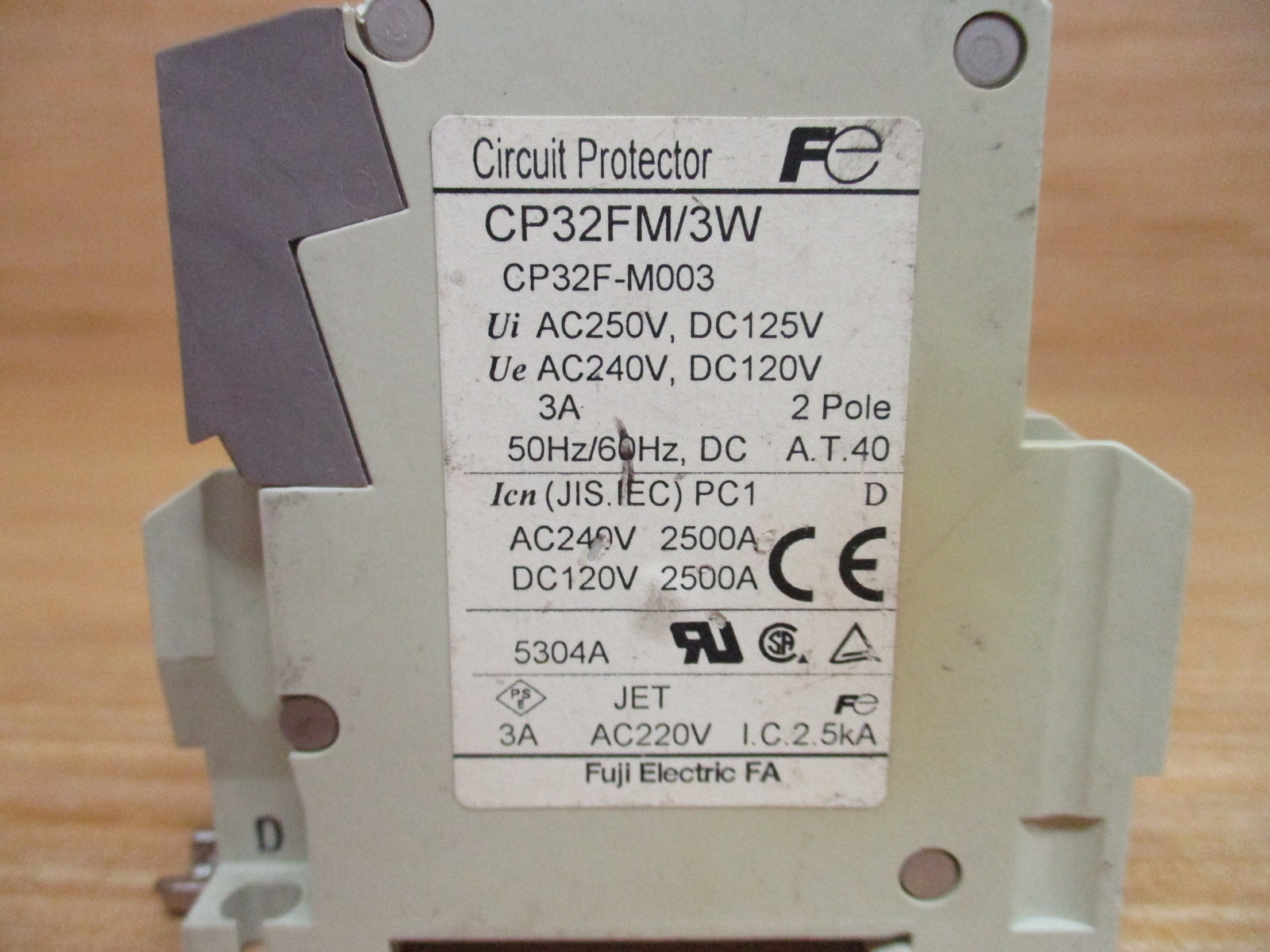 Fuji Electric CP32FM/3W 3A Circuit Breaker CP32FM3W