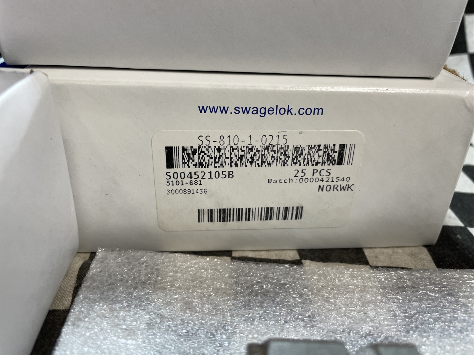 SWAGELOK Male Connector 1/2 TUBE x 9/16-20, SS-810-1-0215, SS81010215, LOT OF 93