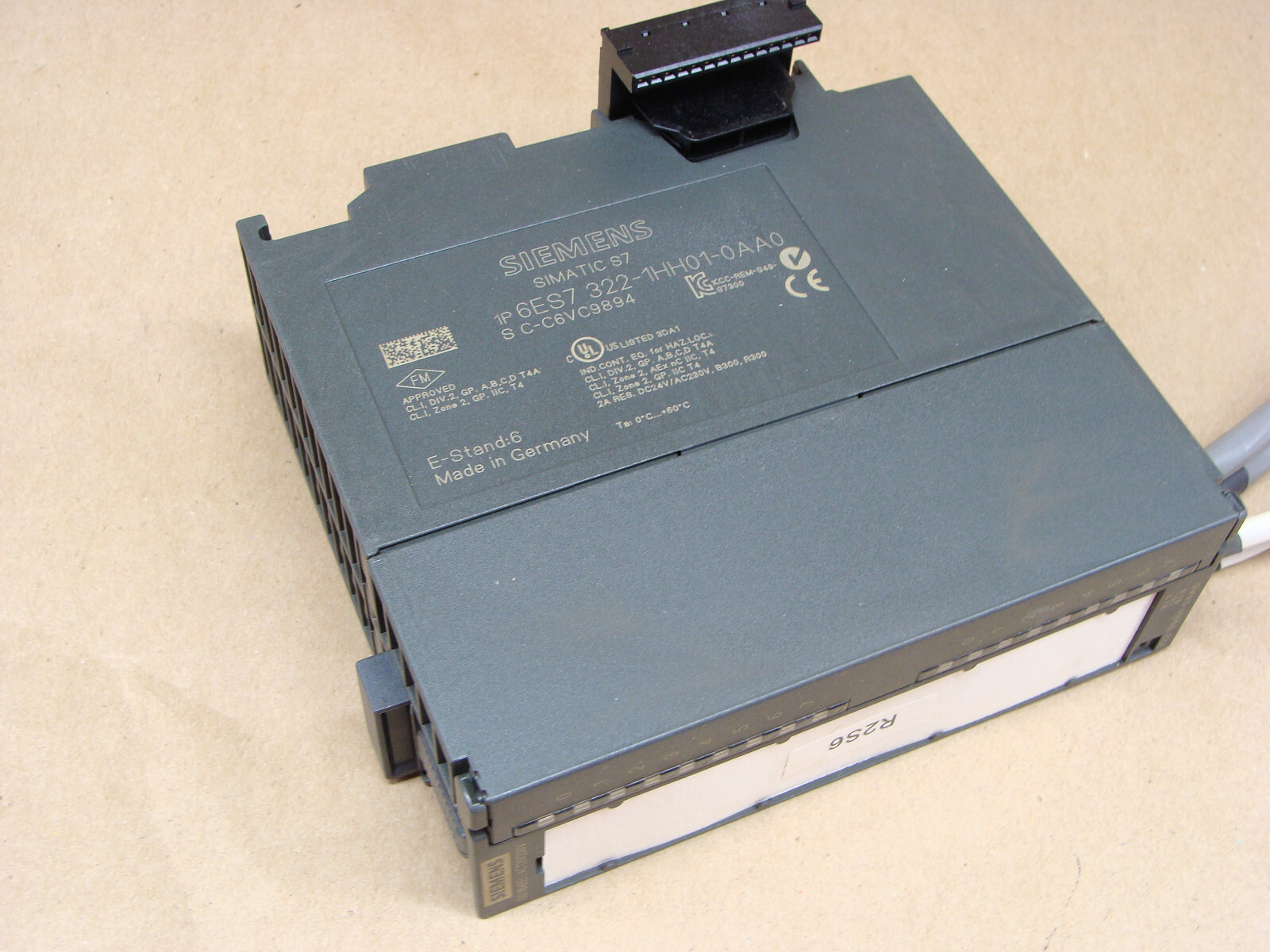 SIEMENS 6ES7 322-1HH01-0AA0 SIMATIC S7 OUTPUT MODULE.