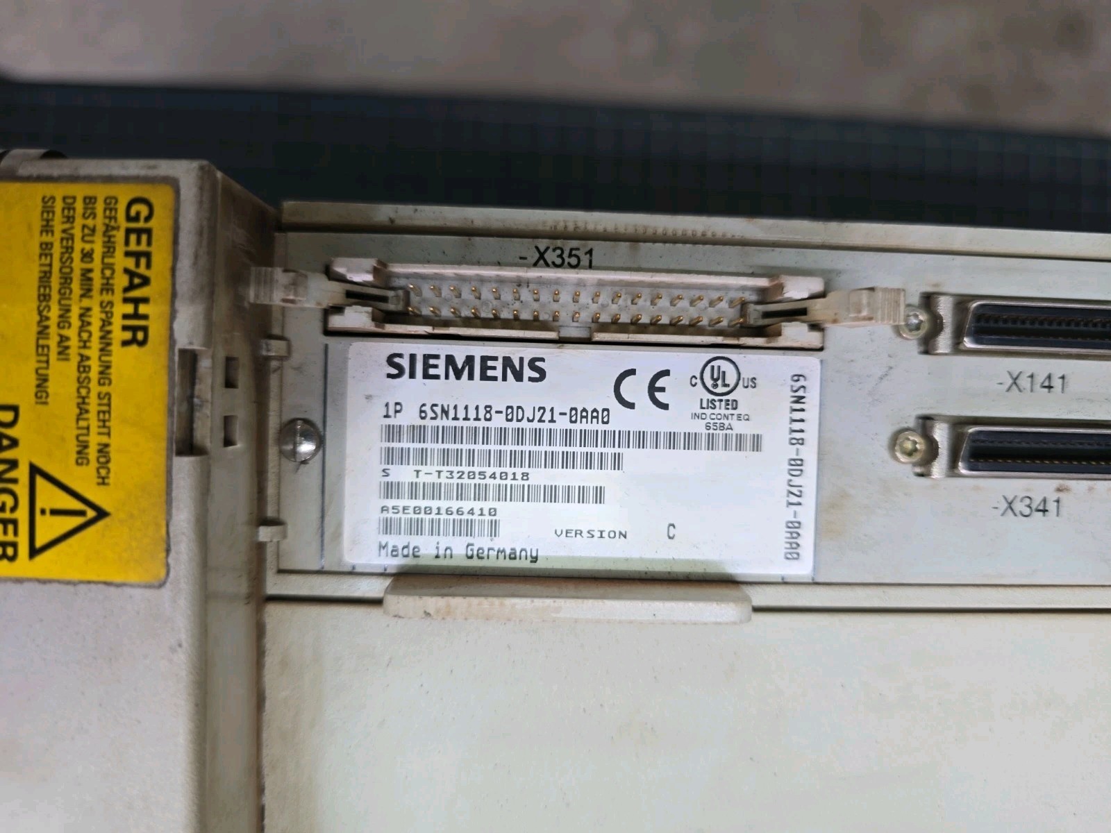 Siemens 1P 6SN1123-1AA00-0EA1 VER.B, WITH CARD 1P 6SN1118-0DG21-0AA0 VER. C