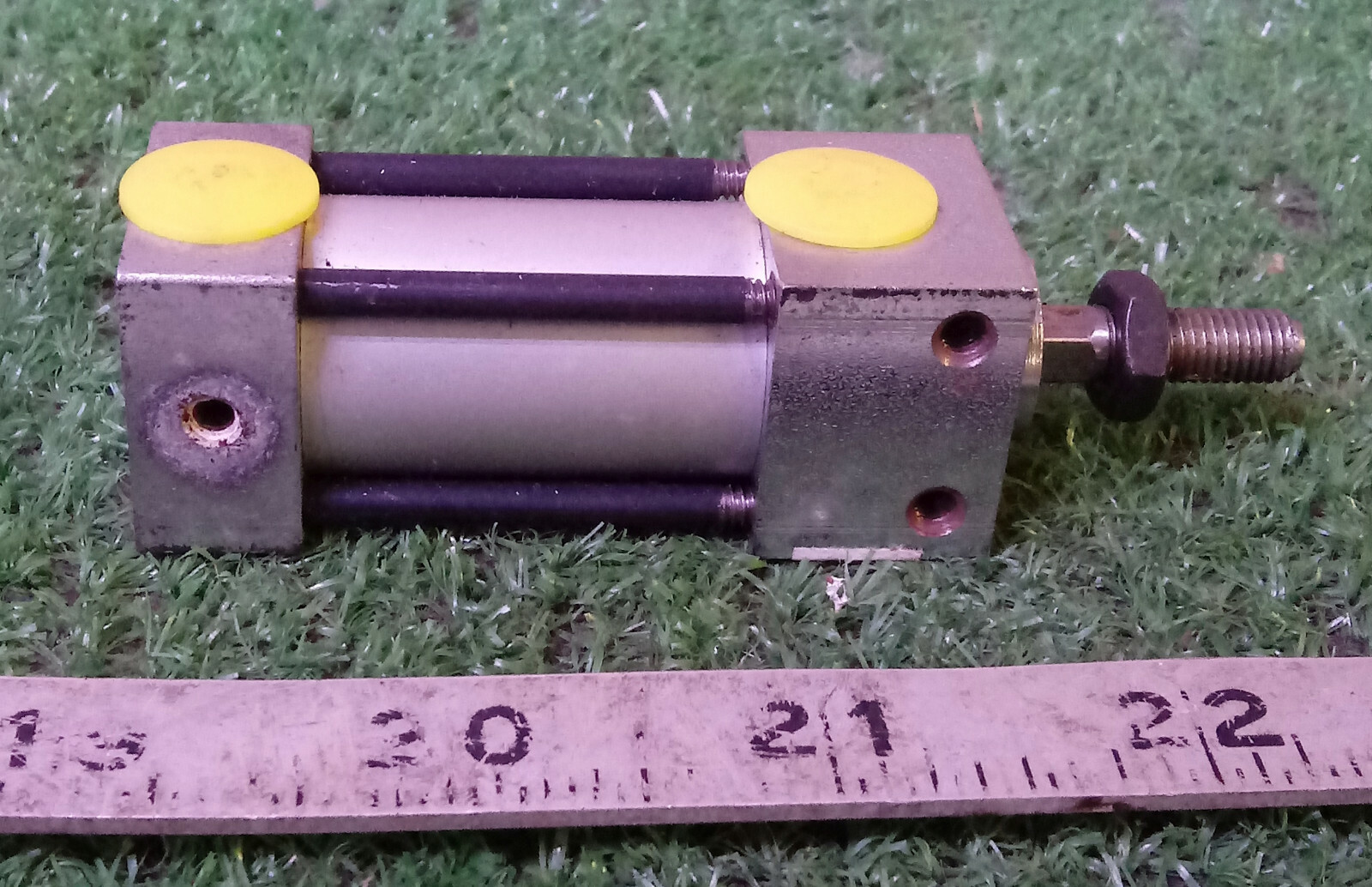 1 USED PHD AVB-3/4X3/8-M-U PNEUMATIC CYLINDER ***MAKE OFFER***