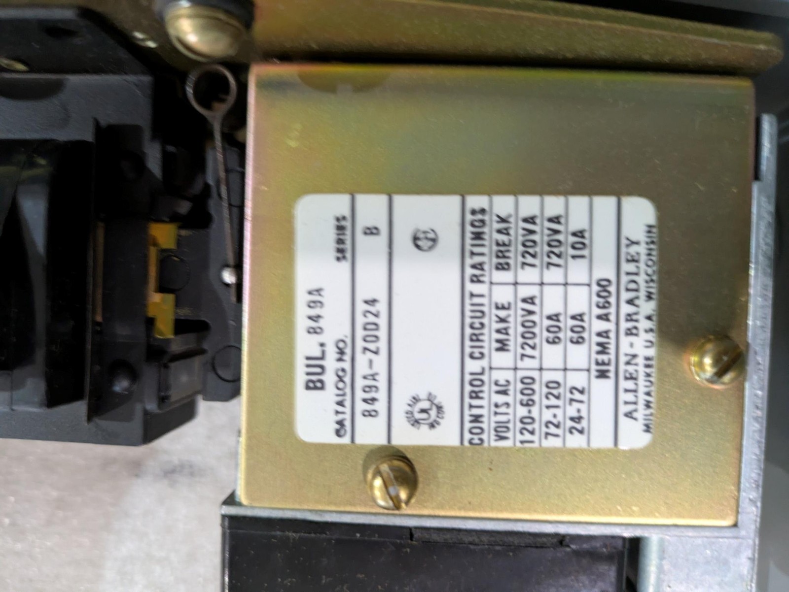 Allen Bradley 849A-ZAD24 Pneumatic Timing Relay 110/120VAC Series C Industrial O