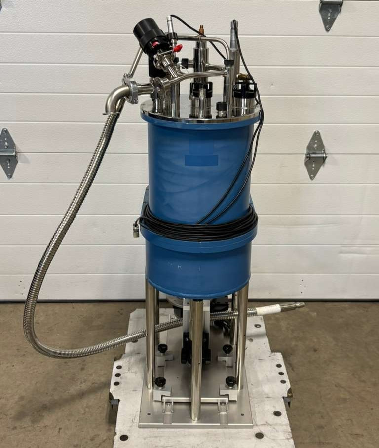 Oxford Instruments Newport Continuous Flow Liquid Helium Cryostat Part M-370-RC