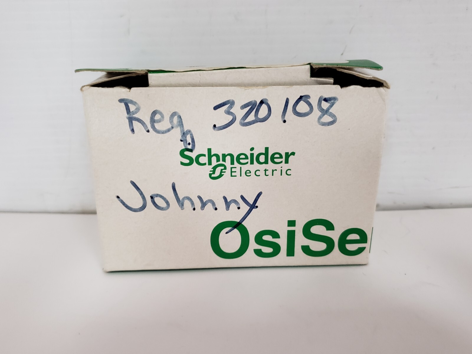 SCHNEIDER ELECTRIC HYDE PARK PB-100 IN-LINE PUSHBUTTON SWITCH NIB