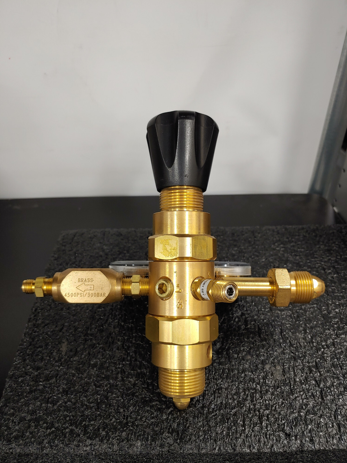 HARRIS KH1135 High Purity Two Stage Gas Regulator