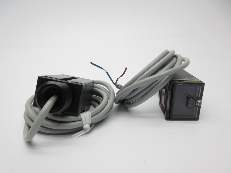 OMRON E3JU-25M4-3 24-240VAC NSMP