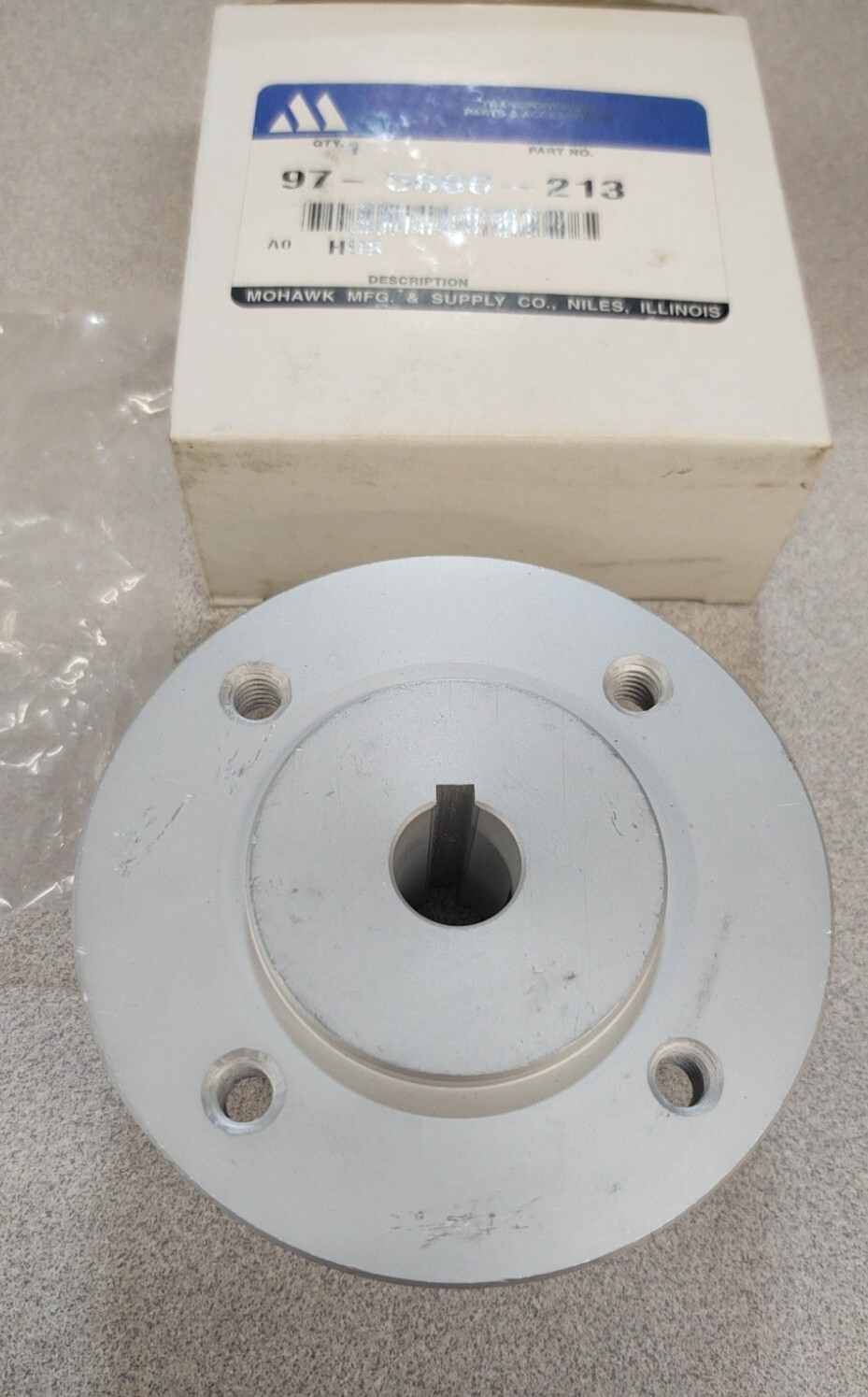 Genuine Mohawk 97-5666-213 Hub NOS