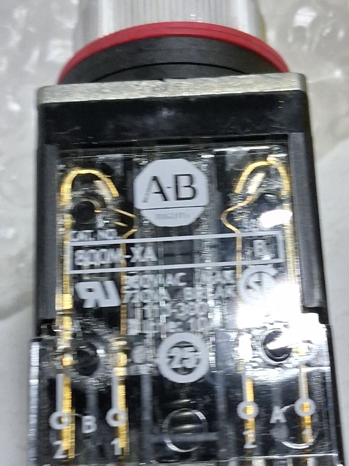ALLEN BRADLEY 800MR-A1A PUSHBUTTON GREEN FLUSH 1NO/1NC SERIES C NIB