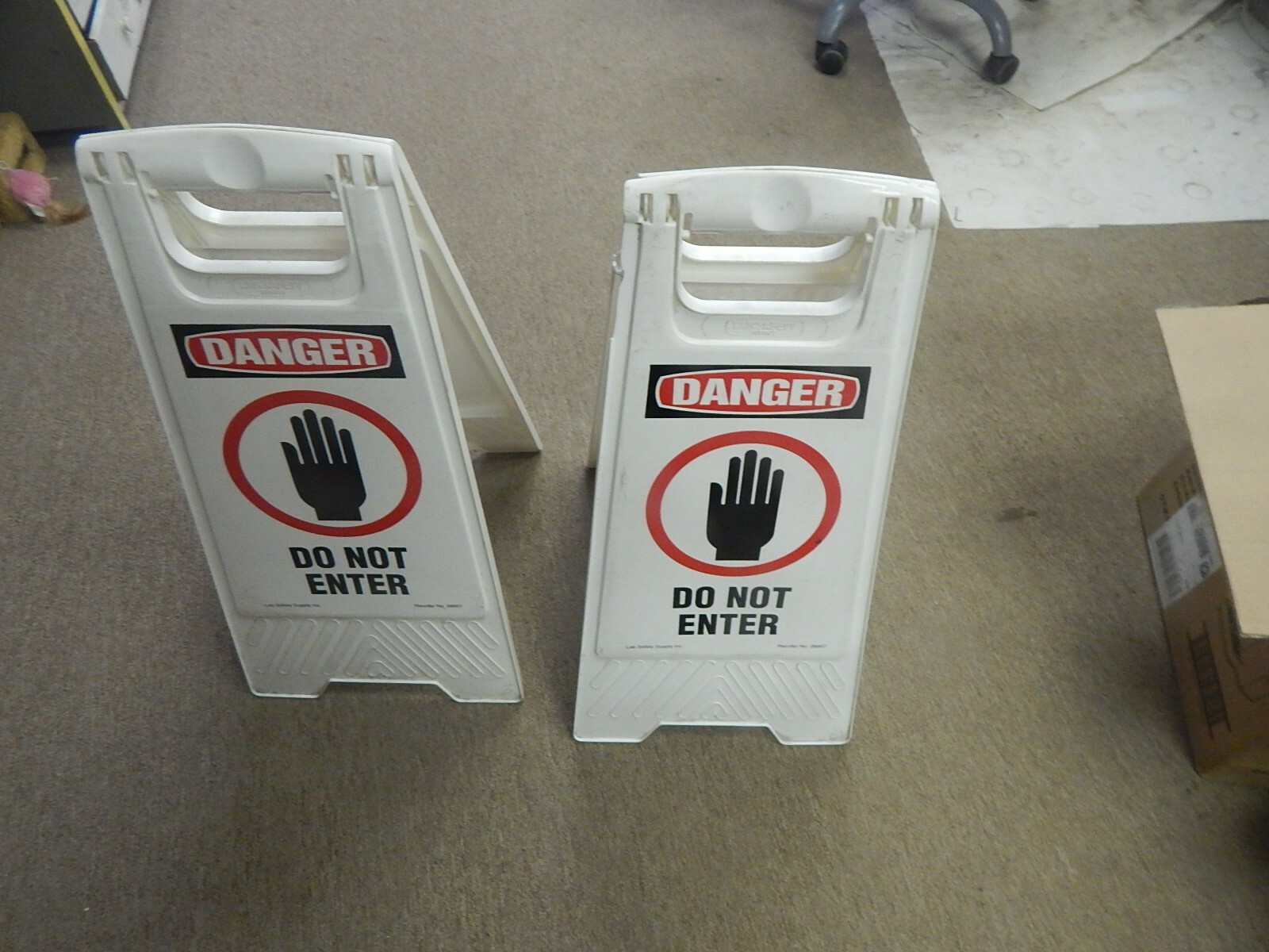 NEW Lab Safety Supply 28957 Danger Warning Do not Enter Floor Signs Lot/2