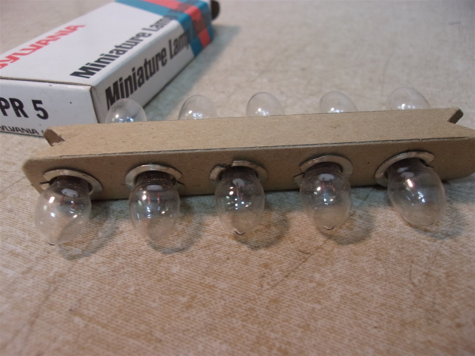 NEW Sylvania PR5 Box of 10 light Bulbs Lamps *FREE SHIPPING*